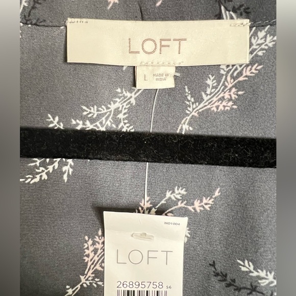 LOFT Floral Wrap Blouse Gray Pink Tie Waist Long Sleeve Size L NWT - Picture 4 of 10